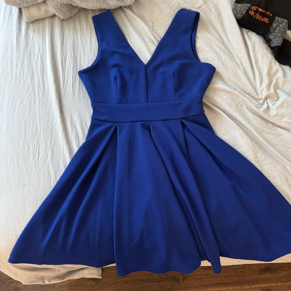 Elegant Blue Sleeveless Dress